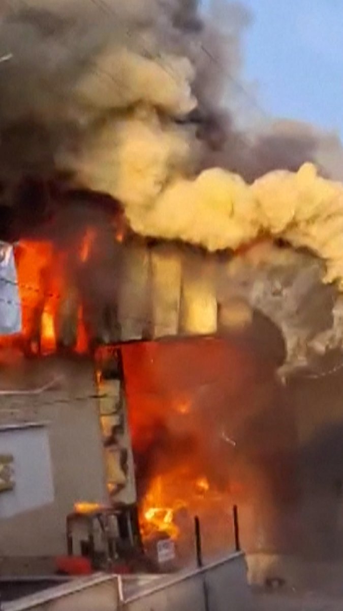 #TurkeyWatch🇹🇷: This morning, a fire at a perfume depot in northwestern Turkey erupted, killing six people and injuring one. This verifies Hanke's School Boy's Theory of History: It's just one damn thing after another.