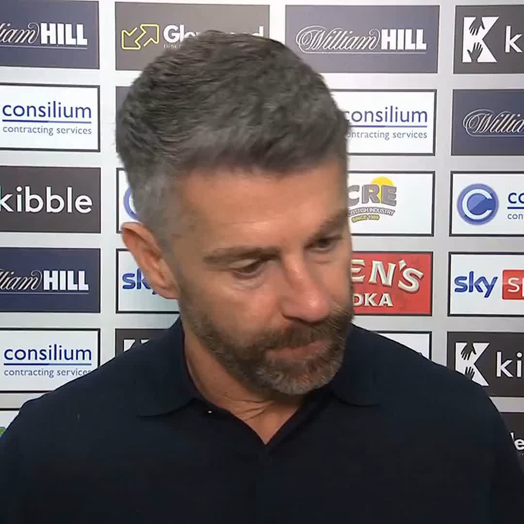 🗣️ “Apparently there’s two sets of lines been drawn, one that’s onside & one that’s offside, that can only happen up here” 🗣️ “I've given up on any explanation...” Stephen Robinson on St Mirren’s two disallowed goals in their 3-0 defeat to Hibs in Paisley ⬇️