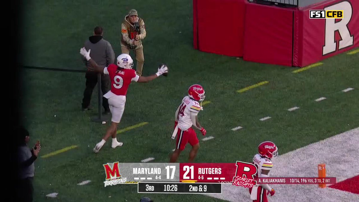 Make it a hat trick for Ian Strong 🎩 The Rutgers Football 🪓 WR reels in his third TD of the day. 📺: FS1