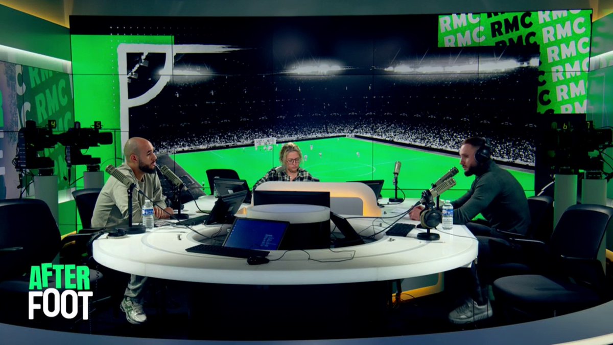 🎙🔵⚪ Pour 𝚆𝚊𝚕𝚒𝚍 𝙰𝚌𝚑𝚎𝚛𝚌𝚑𝚘𝚞𝚛, Vermeeren doit être titulaire dans le milieu de terrain de l'OM : "Il est toujours bien positionné, il prend l'information avant les autres... De Zerbi doit constituer son milieu pour qu'il puisse s'épanouir. Il faut faire jouer Vermeeren."