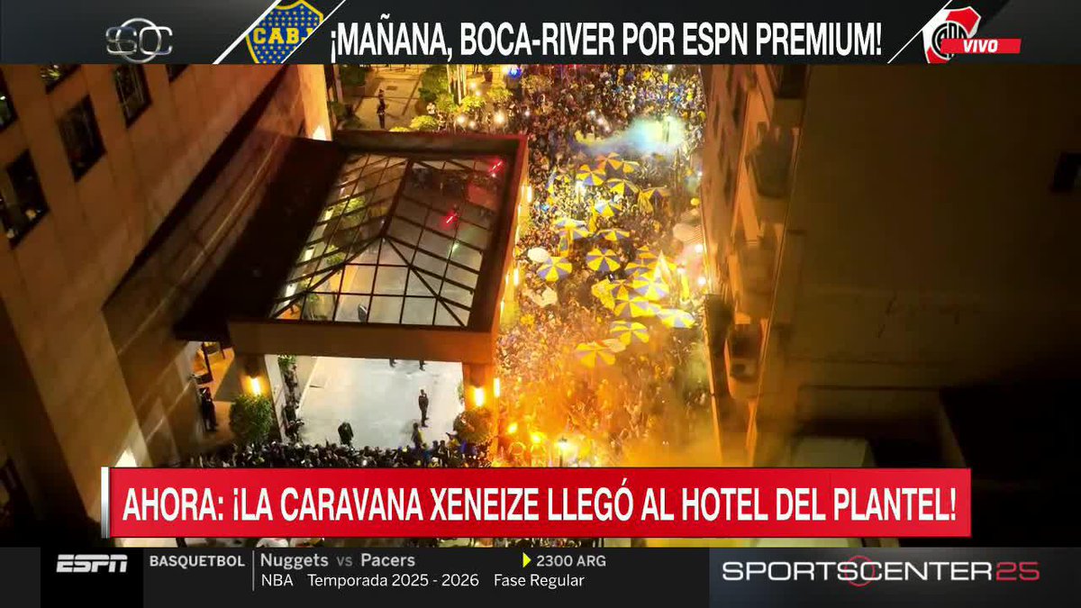 💙💛💙Una MULTITUD de hinchas de #Boca se acercaron al hotel donde concentra el plantel para darles su apoyo de cara al Superclásico este domingo.