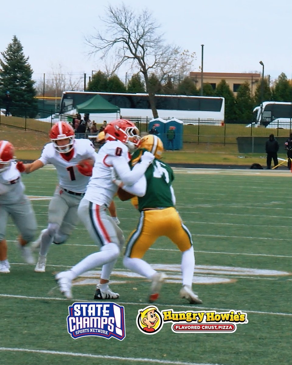MR. FOOTBALL CANDIDATE SPOTLIGHT – KAYD COFFMAN 🏈 The Michigan State commit and East Kentwood senior went off for 402 yards and 5 touchdown passes (3 to Ahman Edmonds, 1 to Owen van der Veen, and 1 to Bryce Barnes) in the 49-41 win over Howell in the Division 1 District Final. Delivered by Hungry Howie's 🍕 Bryce Barnes 2027 WR | Kayd coffman | Ahman “ mitey” Edmonds | Owen van der Veen | Ty Spencer | Cheyne Lacanaria