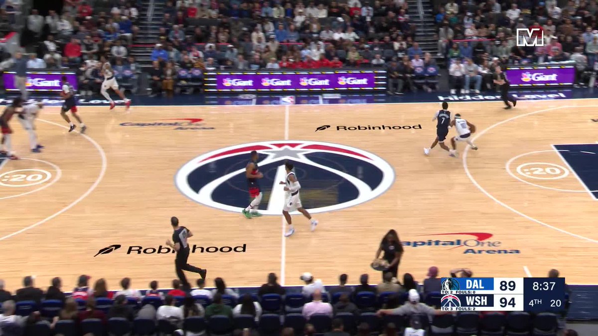 Wow. CJ McCollum got Cooper Flagg on a switch. Bodied him, stripped him, stared him down.