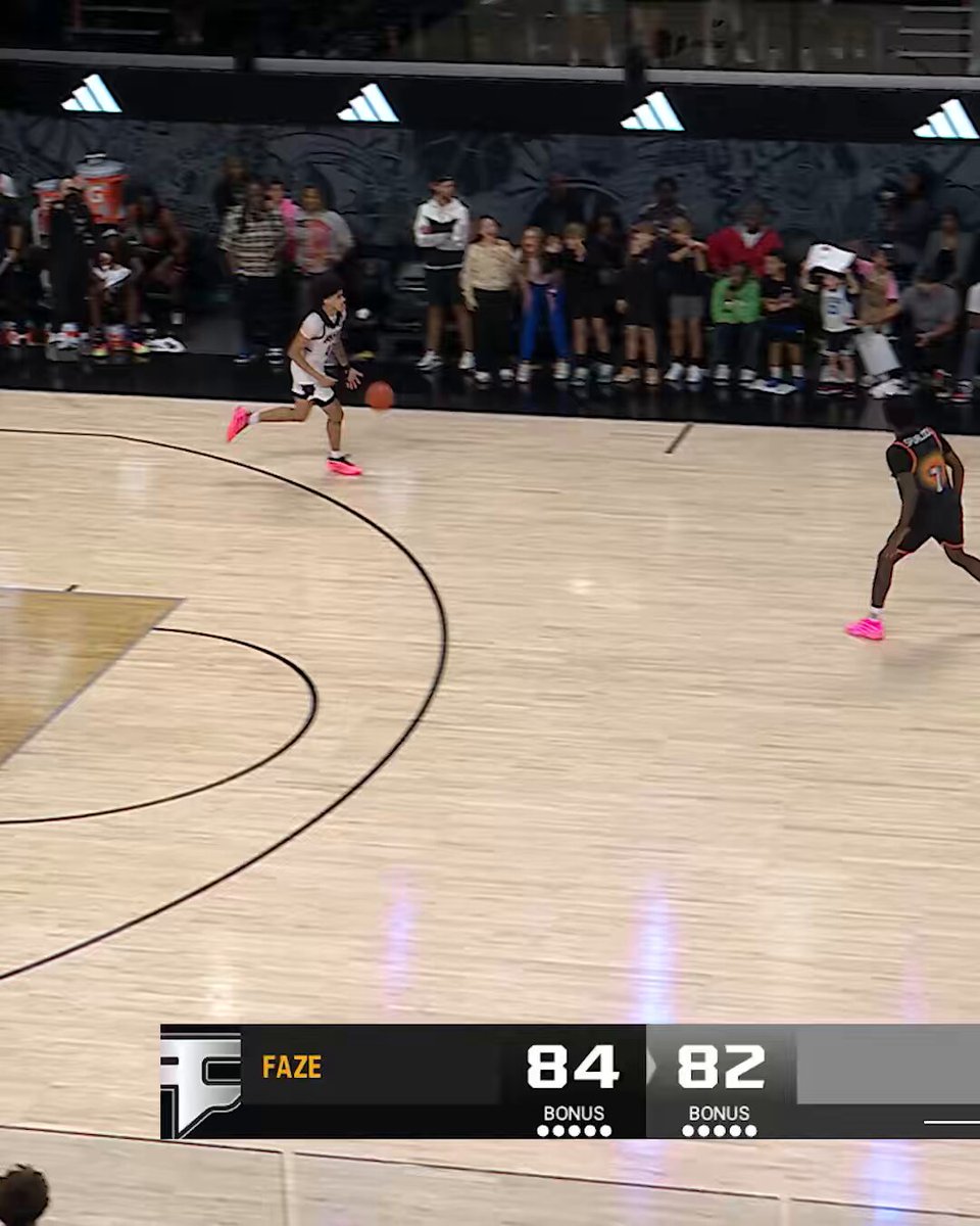 TAYLEN KINNEY VS FAZE: 32 POINTS 7 REB 4 AST 4/6 3PM GAME WINNER. KANSAS GOT A STAR ⭐️