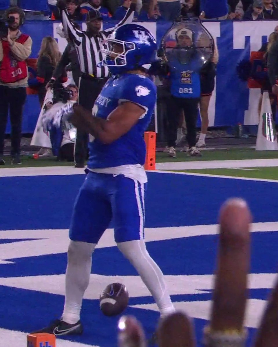 He hit the thriller celly 😮‍💨 Kentucky Football