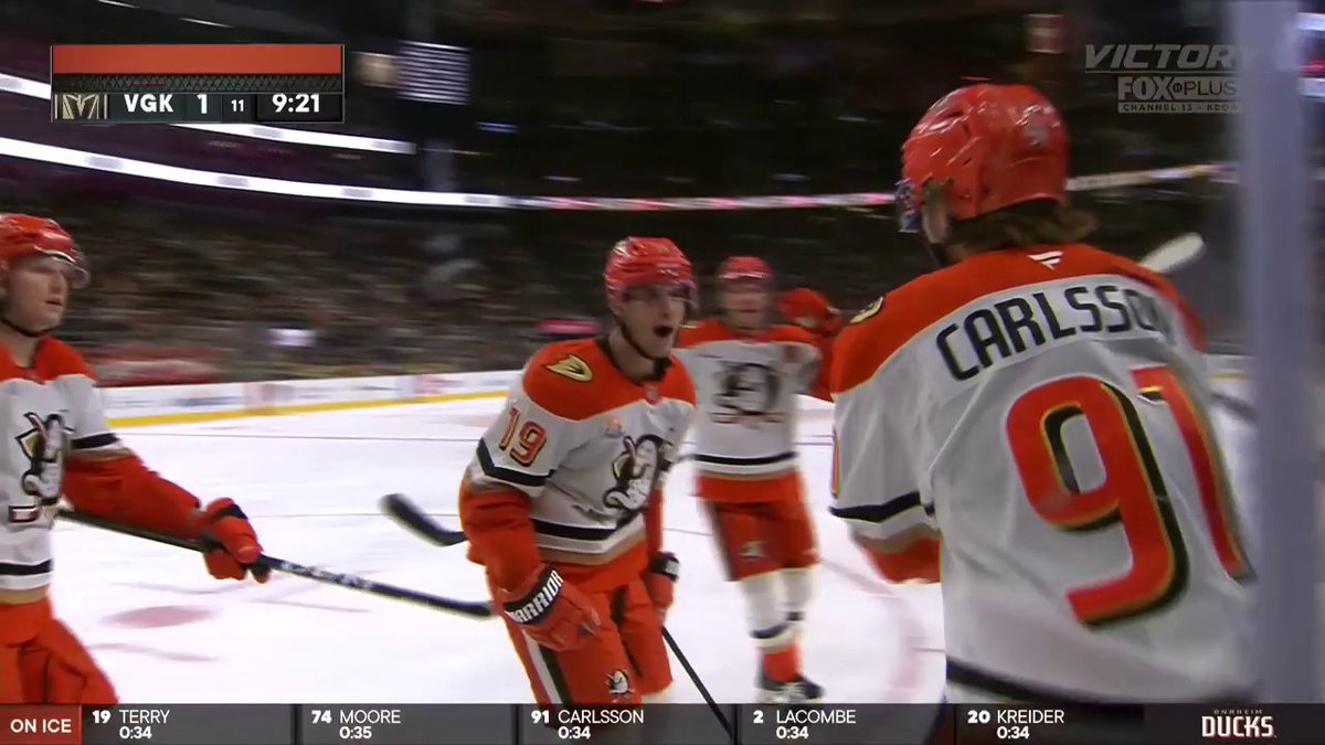 LEO CARLSSON! 🔥 He extends his point streak to NINE GAMES!