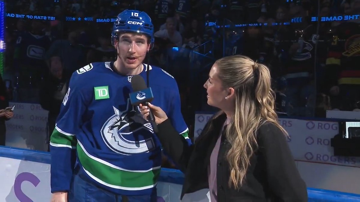 "A lot of contributions from everyone throughout the lineup tonight which is great. It's an awesome win." 🗣️ First star Drew O'Connor with Rinkside Reporter Olivia McDonald after the 4-3 win over the Blue Jackets.
