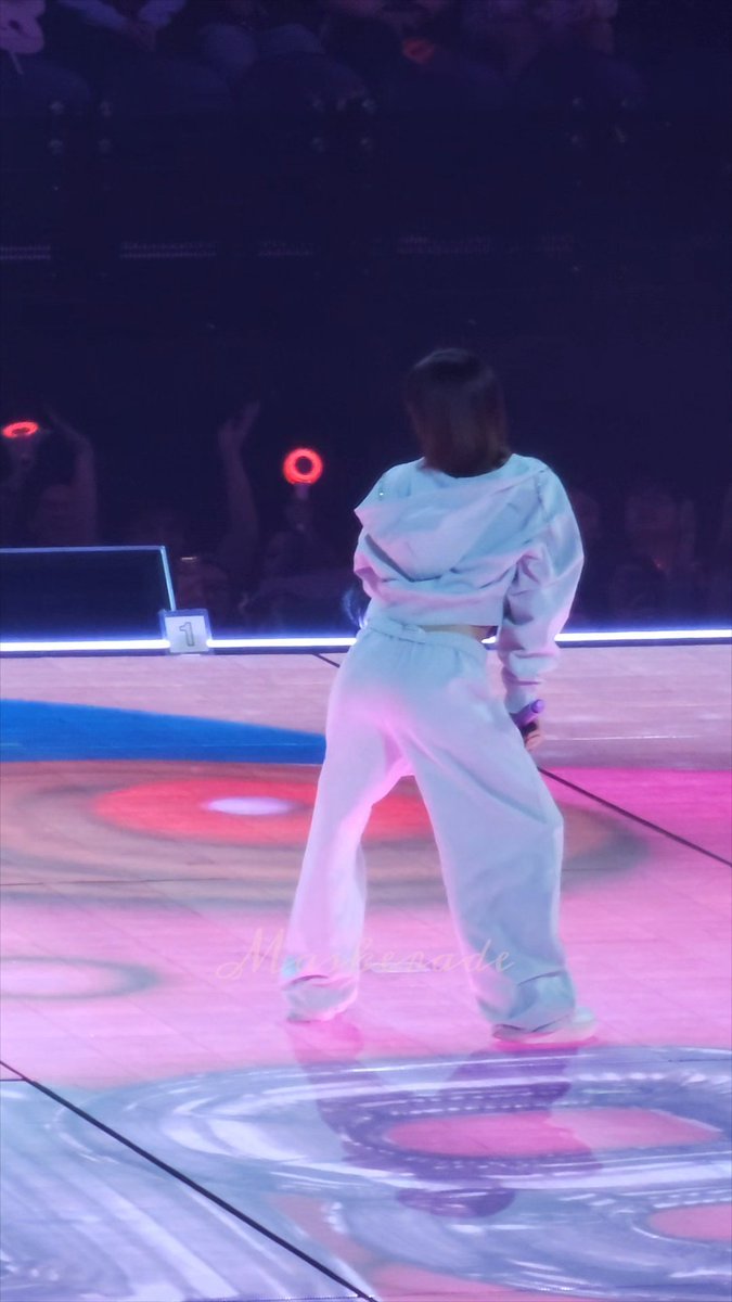 MOMO TWERKING FOR HER BIRTHDAY 😭