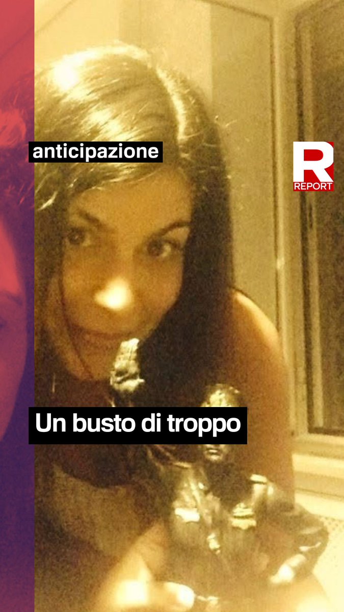In questa foto del 2015 ritrovata da Report, Chiara Colosimo, deputata di Fratelli d'Italia e presidente della Commissione Antimafia, si è fatta ritrarre in posa con un busto di Benito Mussolini. Questa sera alle 20.30 su #Rai3