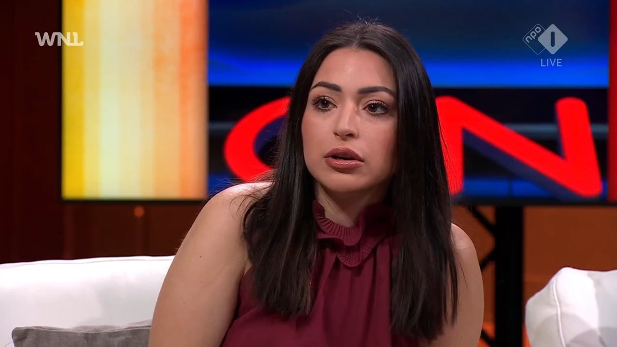 .Lale Gül reageerde in een Telegraaf-column op een uitspraak van Raisa Blommestijn (Ongehoord Nederland) over 'negroïde primaten'. "De mediawaakhond in menig land zou een hartaanval krijgen van deze uitspraak. Het is één grote Forum voor Democratie-omroep. Ze schenden in meer dan driekwart van de uitzendingen de journalistieke code." #wnlopzondag