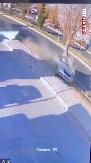 Nevşehir'de 15 yaşında çocuğun kullandığı aracın kaza anı ortaya çıktı. - Araçta 15 yaşında 3 çocuk bulunuyordu. - 2 çocuk hayatını kaybetti, 1 çocuk ağır yaralandı.