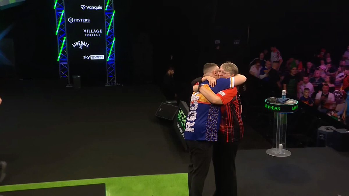 ROCK WITH THE WHITEWASH WIN! Josh Rock hits 63% of his doubles and averages over 98 in a comfortable 5-0 win over Lisa Ashton, in a much needed win for the Northern Irishman! 📺 #GSOD | Group F