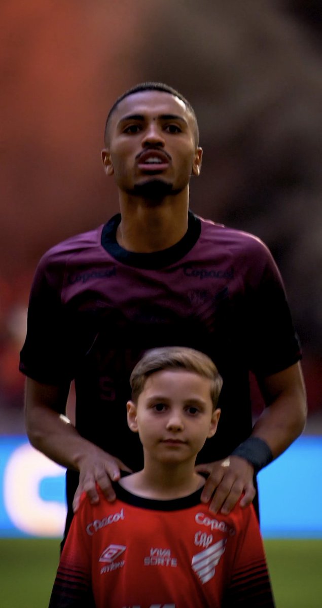 Quando você entra em campo com o Caldeirão lotado...