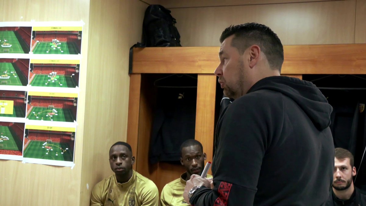 #Stade2 | 🔴 PIERRE SAGE INVITÉ DE STADE 2 👀 Nous avons pu nous infiltrer hier soir dans le vestiaire des Lensois à la mi-temps du match face au Monaco : au lendemain de leur victoire 4-1, le coach des Sang et Or sera avec nous ! 📺 20h05 sur France 3