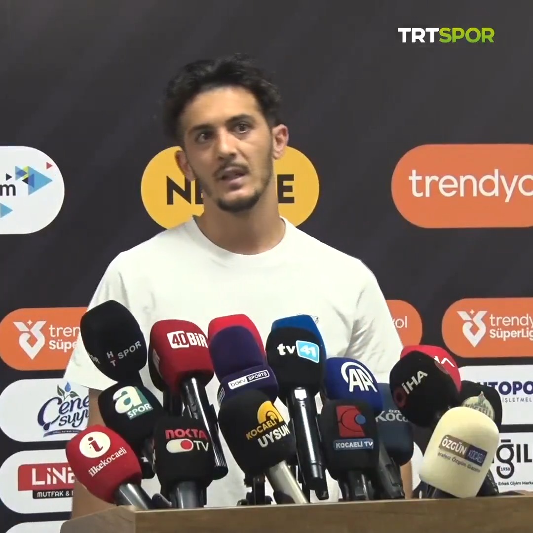 💬 "Ajax'ın başaramadığını biz başardık. Çok mutluyuz." 💬 "Gol krallığında Osimhen ile yarışıyorum. Umarım sezon sonunda Osimhen'i geçerim." 🗣 Tayfur Bingöl, Galatasaray maçının ardından açıklamalarda bulundu.