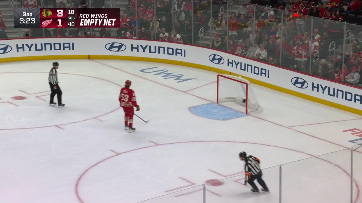 Bedard now sits alone at the top as the NHL’s points leader with 25 🔥