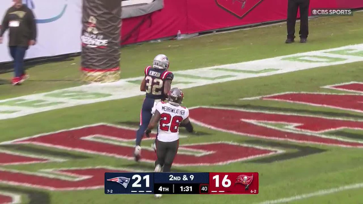 🚨HAVE NEVER SEEN ANYTHING LIKE THIS🚨 #Patriots running back TreVeyon Henderson slowed down before going to the end zone to ask his coaches if he should score a touchdown… Or fall down and let the clock run out and end the game. Have never seen this.