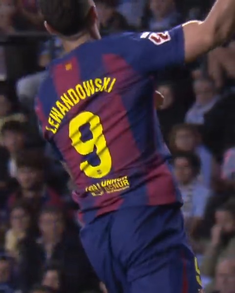 🤖 Una máquina de golear. ¡Robert Lewandowski firma su hat-trick en el CeltaBarça! LALIGAHighlights