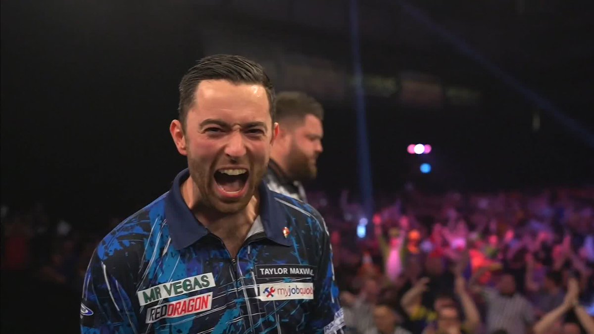 🚨 NINE-DARTER 🚨 Darting perfection from Luke Humphries! 😍