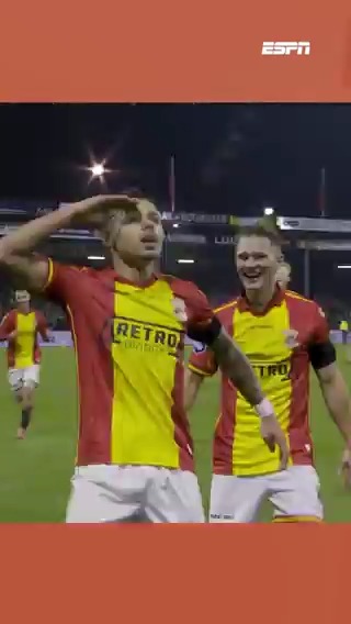 Dean James draagt zijn prachtige treffer op aan z'n vader 🫡 "Hij heeft vroeger bij de mariniers gezeten" #gaefey