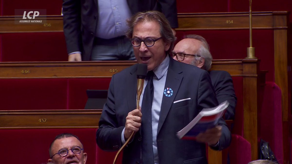 "M. Bompard nous indique qu'il est hors de question qu'on n'aille pas au bout de l'examen de ce PLFSS, et hier à la même heure, il faisait tout pour que nous ne puissions pas aborder la partie sur les dépenses", dit Jérôme Guedj. "Un peu de cohérence !" #DirectAN #PLFSS2026