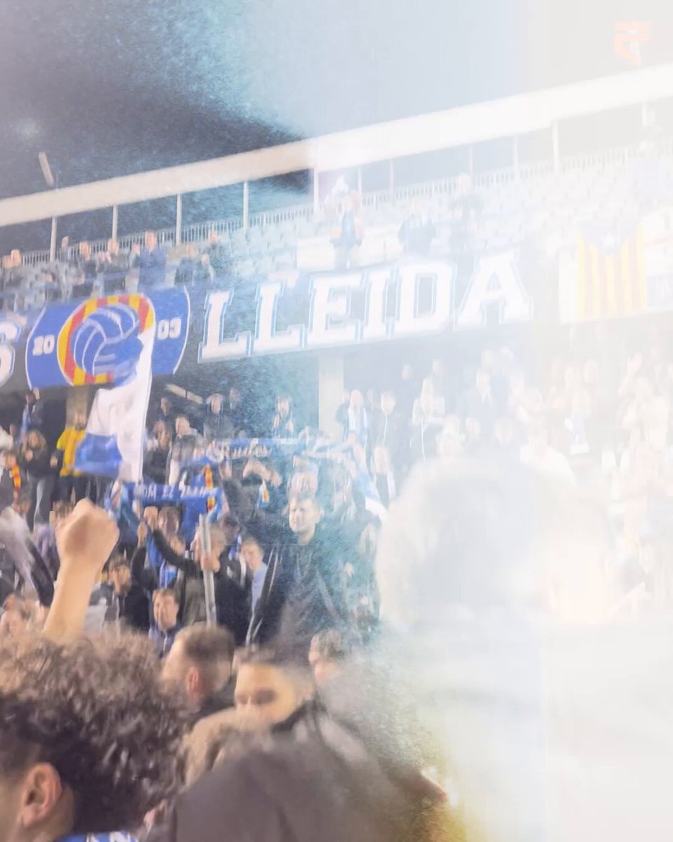 🤯 Lo del Lleida CF y su afición es de locos ❌ Colista con tres puntos hasta la jornada 9 📉 10 jornadas hasta la primera victoria 💥 𝗬 𝗮 𝗽𝗲𝘀𝗮𝗿 𝗱𝗲 𝗲𝗹𝗹𝗼 𝗺𝗮́𝘀 𝗱𝗲 𝟮.𝟬𝟬𝟬 𝗮𝗳𝗶𝗰𝗶𝗼𝗻𝗮𝗱𝗼𝘀 𝗲𝗻 𝗲𝗹 𝗱𝗶́𝗮 𝗱𝗲 𝗵𝗼𝘆 que han celebrado la obra de arte que ha valido la victoria #TerceraFederación