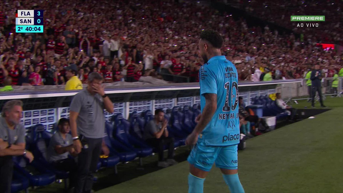 Así reaccionó Neymar al ser sustituido.