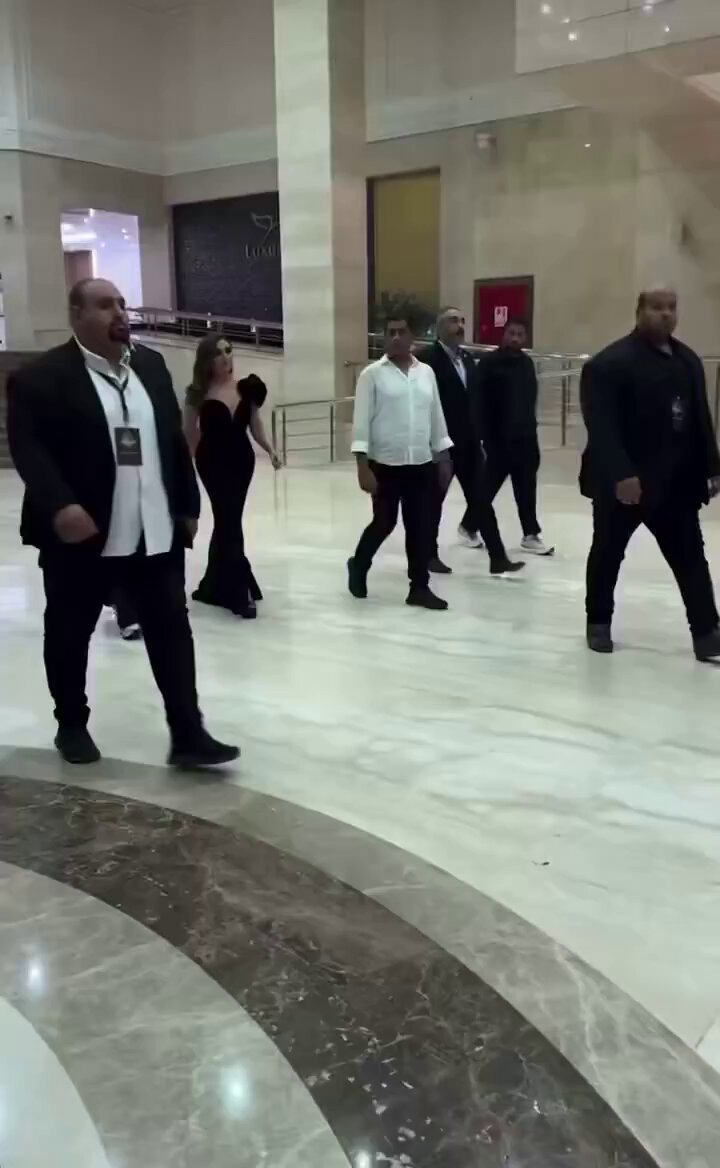الفستاااااااااااااااااان ياعالم ! 🤯