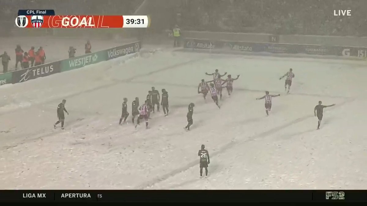 A BICYCLE-KICK GOAL IN A BLIZZARD ❄️🚲 ONE OF THE CRAZIEST GOALS IN ONE OF THE WILDEST ENVIRONMENTS DURING THE Canadian Premier League FINAL 😱