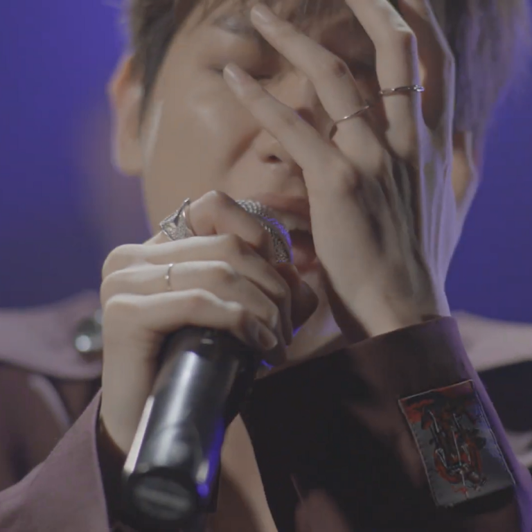 since we got a rockstar concept for 2026 sg, let me remind yall of baekhyun's one and only rock song, 'HURT' ☝🏼
