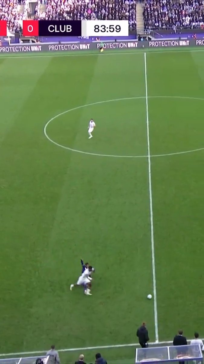 🫣 | Ontsnapte Mihajlo Cvetković hier aan een rode kaart? 👀🟥 #ANDCLU