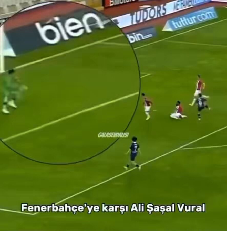 Neden TFF, bahis oynayan isimleri o dönemde forma giydikleri takımlarla değil de şu anki takımlarıyla listelemiş? Fenerbahçe’de şu an aktif oyuncu olmadığı için mi? Eren Elmalı’nın 19-20 yaşlarında oynadığı bahisten yola çıkıp Galatasaray’ı lekelemeye çalışmanızın amacı çok net. Ali Şaşal hangi maçlarda bahis oynadı? Açıklayın! Fenerbahçe’den bu sezon kiralık olarak Esenler Erokspor’a giden Ertuğrul Çetin bahis nedeniyle PFDK’ya sevk edildi. Hangi maçlarda ne oynadı açıklayın! Doping yaptırmaya çalıştıkları Maximin konusunda ‘görmedim, duymadım, bilmiyorum’ rolüne bürünen gazeteciler Fenerbahçe için tek kelime etmemişti. Bugün ortaya çıkan bu organize kötülüğün en büyük sebebi yine Fenerbahçe’ye şampiyonluk yolunda merdiven dayama çabalarıdır. TFF yine büyük oynuyor.