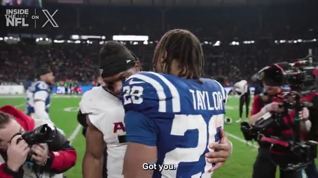 This is so cool: #Colts star RB Jonathan Taylor to Bijan Robinson after Sunday's game: "Listen, you next up. You're the one that's gonna take this game to new heights. Stay consistent. Be undeniable. You're special." I love this. 👏 (🎥 Inside the NFL)