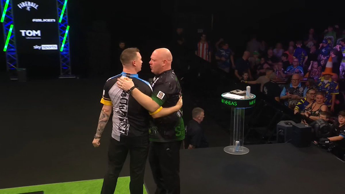 DOBEY CLINCHES TOP SPOT! Chris Dobey secures a third consecutive 5-1 victory to secure top spot in Group B, sweeping aside a struggling Martin Lukeman to seal the deal! 📺 #GSOD | Group B
