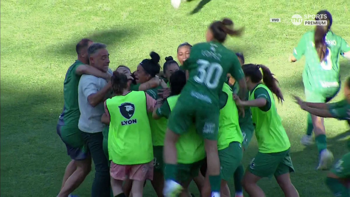 ¡FERRO CLASIFICÓ A CUARTOS DE FINAL! 🟢 El equipo de Caballito le ganó a Banfield 3-1 en los penales #FemeninoxTNTSports