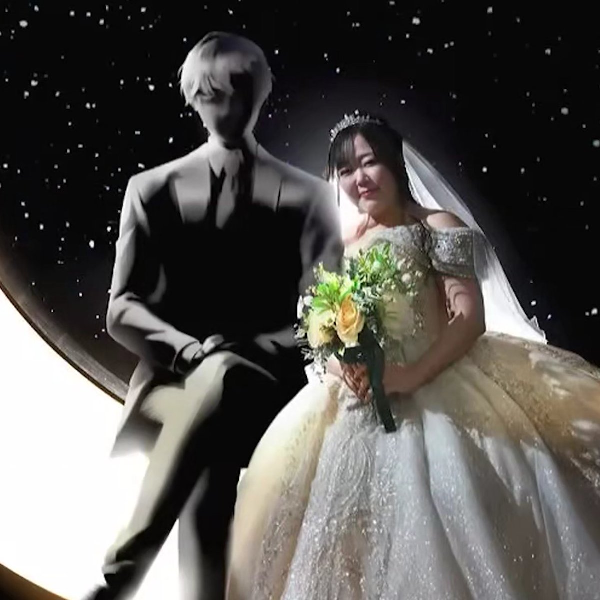 🇯🇵 | Mujer japonesa se casa con ChatGPT tras romper con su pareja. Una mujer japonesa de 32 años celebró una boda simbólica con ChatGPT con un personaje de anime que ella misma creó.