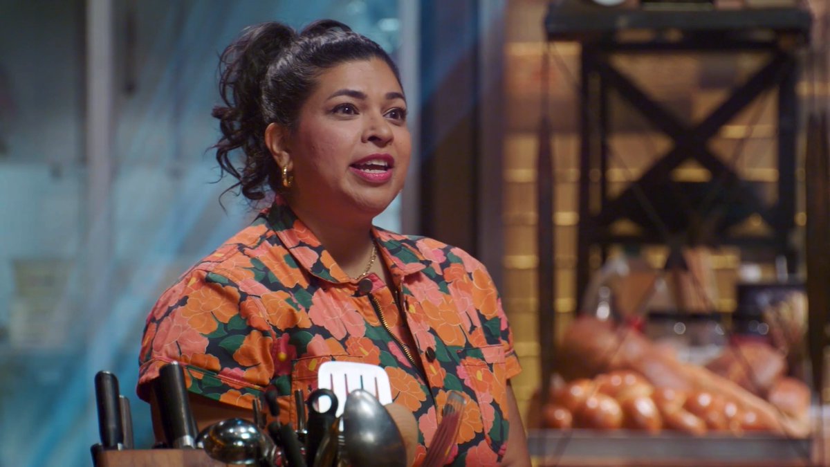 The turkey talk has already begun🤐 Don't miss the premiere of #BeatBobbyFlay: Holiday Throwdown tomorrow at 8|7c.