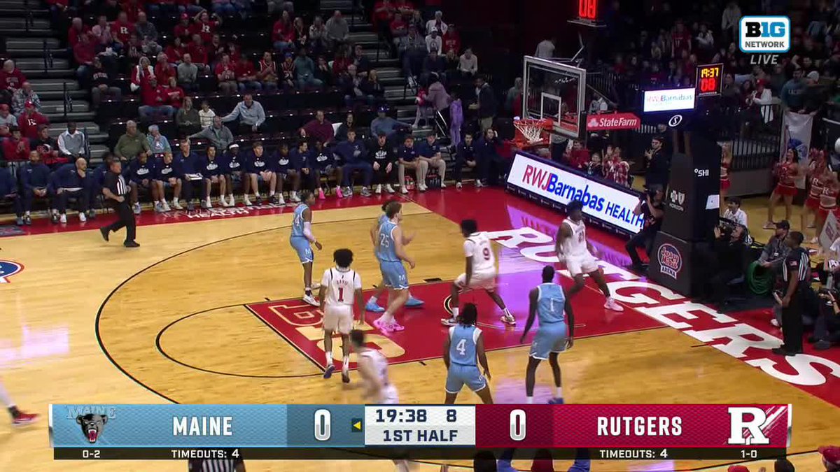 E-Man punishes the rim off the pick &amp; roll! 🔨 📺: Big Ten Network