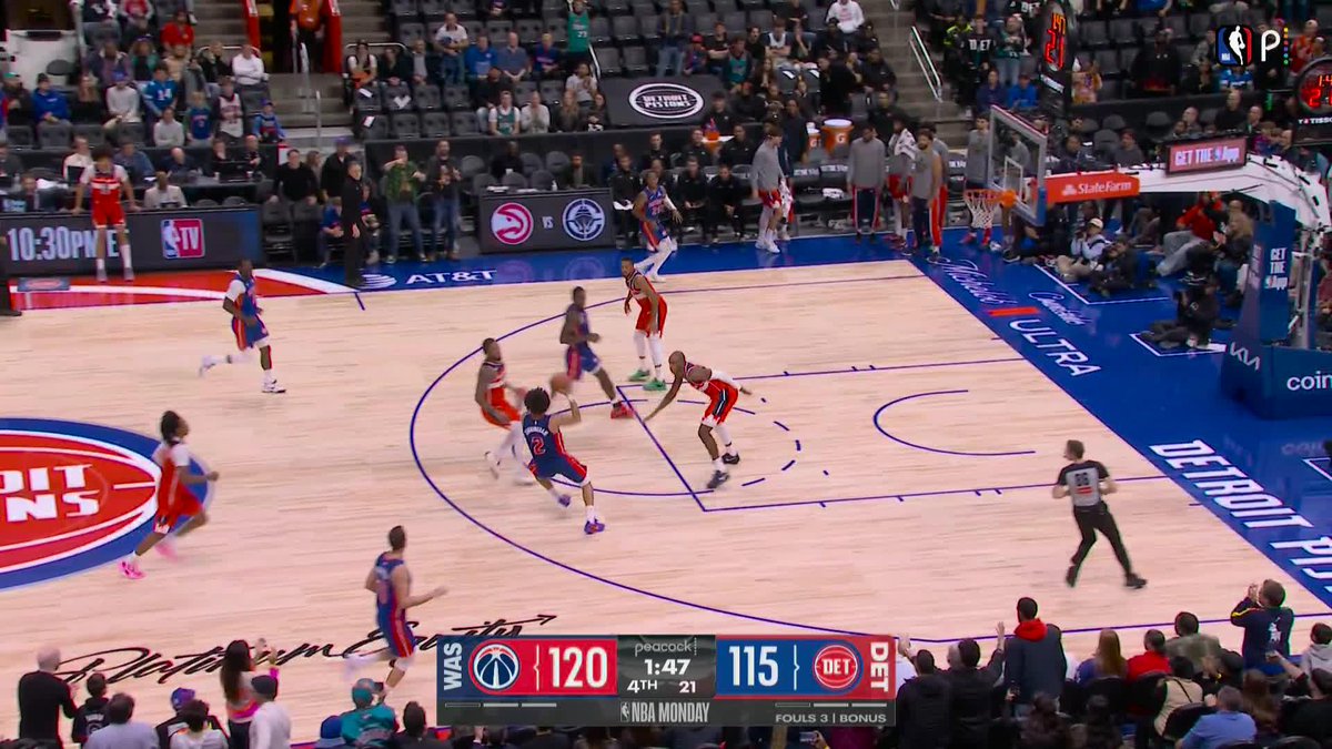 DANISS JENKINS TIES THE GAME AT THE BUZZER! WE ARE GOING TO OVERTIME! 📺 Peacock