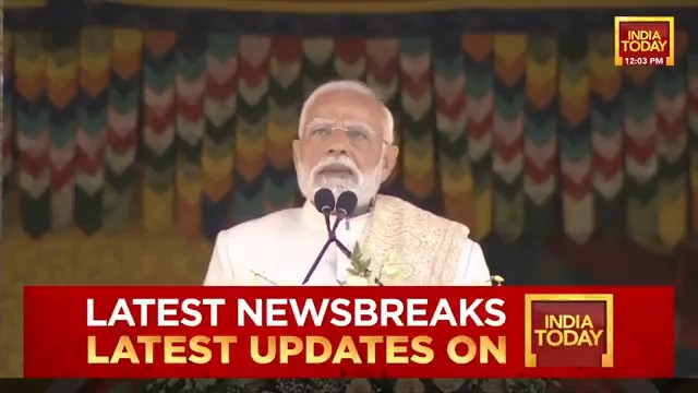 Why is no one from the Govt or Media taking Pakistan’s name yet in the Delhi blast case? Is it because if they do, people will demand retaliation & Modi can’t take action against Pakistan without the permission of Trump? 🤔 #DelhiCarBlast