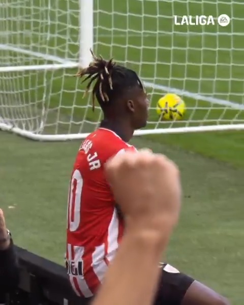 🦁 Un golazo COMO UNA CATEDRAL. ¡Nicolas Williams pusó de pie a todo San Mamés en el AthleticRealOviedo con esta obra de arte! LALIGAHighlights | Athletic Club