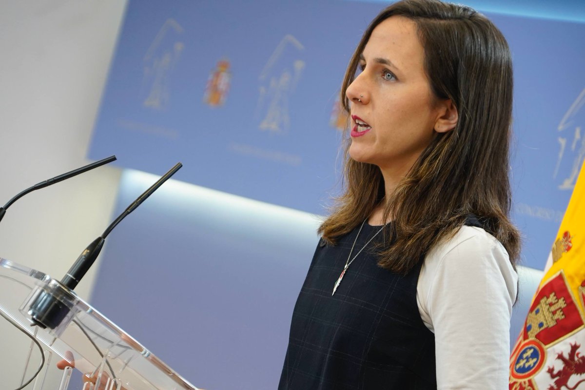 Repsol es una fábrica de elusión fiscal y la mayor responsable de que se eliminase el impuesto a las energéticas. Es fundamental nacionalizar Repsol para recuperar el control del sector energético en España y avanzar en una transición ecológica desde lo público. 🎥 Ione Belarra