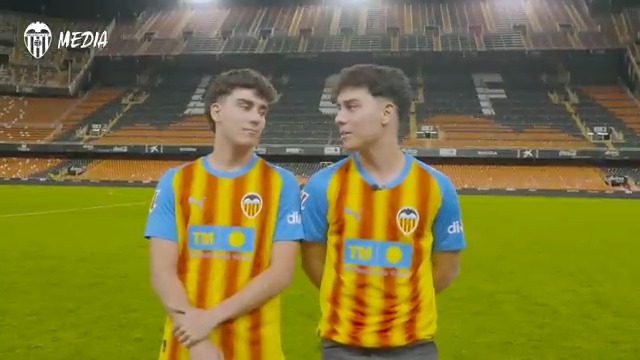 Así fue la visita de los Sepuls al Camp de Mestalla 🏟️ Los hermanos Correncueros nunca fallan. Cabeza 👉🙂 #CreatorsAtMestalla