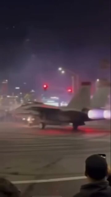 We’re gonna need a bigger Stinger‼️😳🚔 Tail-Hook 2025🔥💨🤣 #TomcatTuesday 📹 f14tomcatdemo