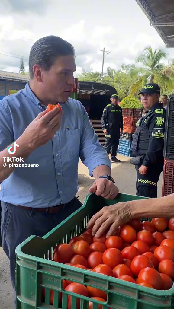 Hasta donde llegan los políticos en campaña Juan Carlos Pinzón Bueno
