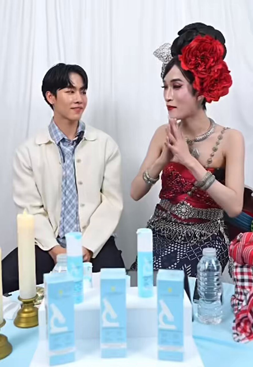 เอิร์ธ : “ทำงานกับดารามา 10 คน พี่วอร์คือคนแรกที่ผิวปาก” พี่วอร์ : “คนอื่นผิวแห้ง ผิวมัน ผมผิวปาก” หัวโคตรไว ขำจะบ้า แล้วบอกปกติ 5555555555555555555555555555555555555555555555555555555555555555555555555555555555555555555 EVERYSKIN 1111 WANARAT #EverySkinXWar