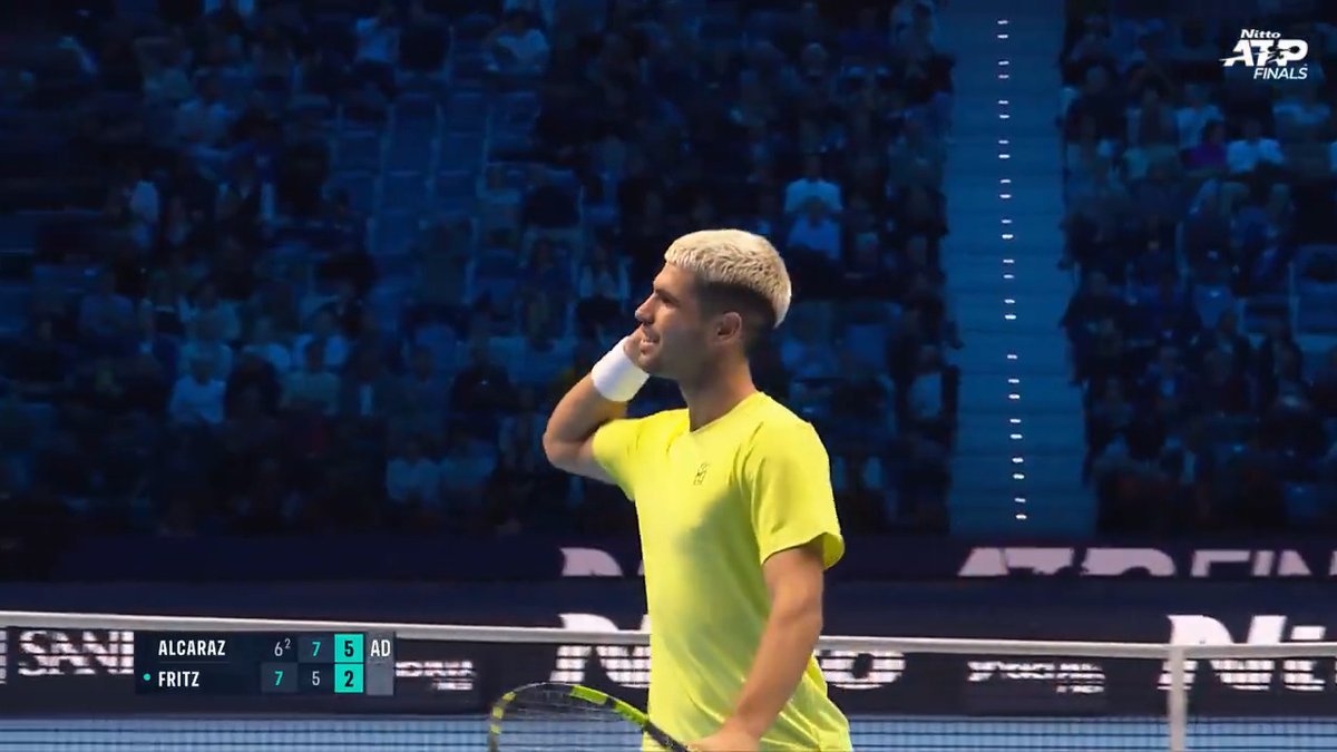 Carlos Alcaraz hits one of the most INSANE volleys you’ll ever see. Jumping backhand drop shot volley?!?! Barely falls over the net. Unreal to have that type of control while jumping through the air going backwards. What sorcery is this. 🤯🤯🤯🤯🤯