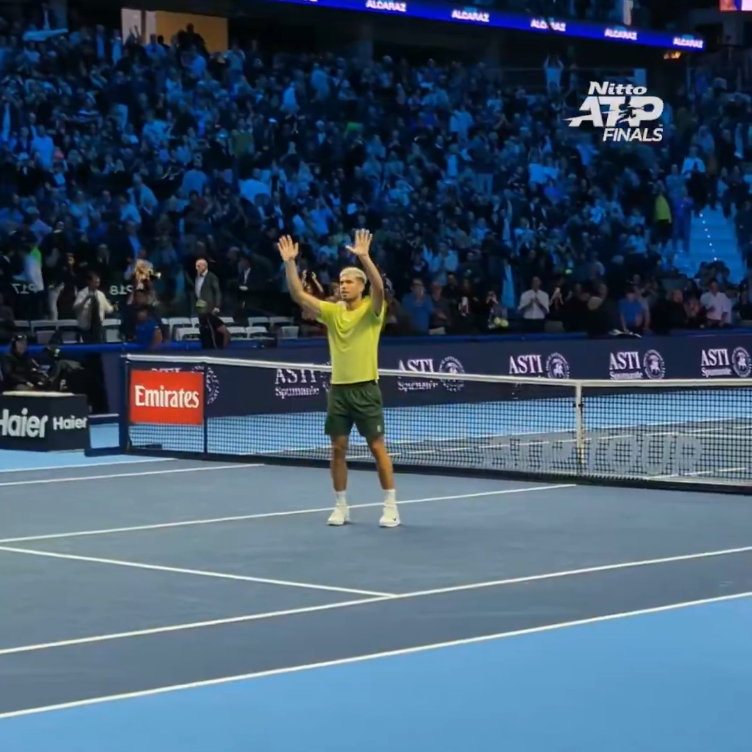 Fightback SZN ⚔️ Carlos Alcaraz shows his grit by coming from a set down to defeat Fritz and remain undefeated in the Jimmy Connors Group! #NittoATPFinals