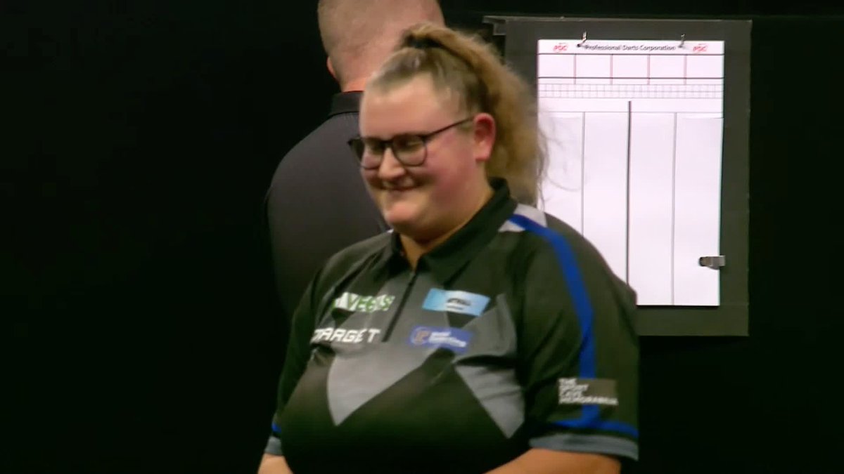 BEAU BOWS OUT IN STYLE! Beau Greaves rattles off FIVE legs in a row to pick up a win in her final game at the Grand Slam, defeating Niko Springer 5-3! 📺 #GSOD | Group G