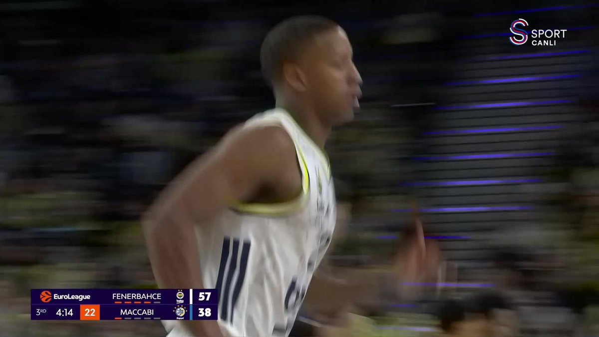 Devon Hall atmaya devam ediyor!